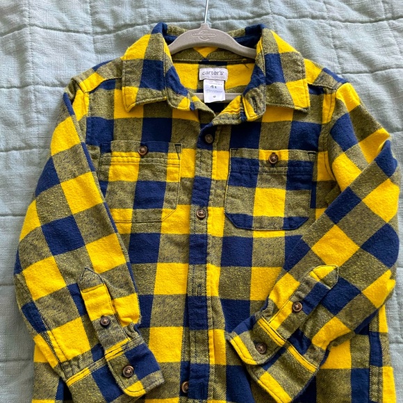 Carters 4t flannel button up shirt. Worn once, smoke free home - Picture 1 of 3